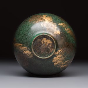 A Japanese patinated bronze vase, 20th C. — photo 6