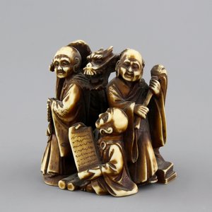 A Japanese patinated ivory netsuke: a dragon amongst sages, 19th C. — photo 1