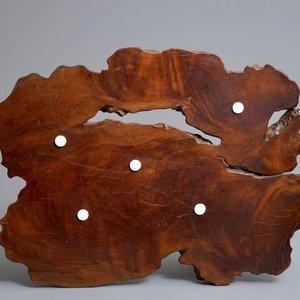 A Japanese polished rootwood tea ceremony tray, Meiji/Showa, 19/20th C. — photo 4