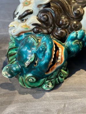 A Japanese polychrome-glazed group of playing Buddhist lions, 18/19th C. — photo 14