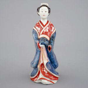 Une figure d'une bijin en porcelaine de Japon, 18ème — photo 1