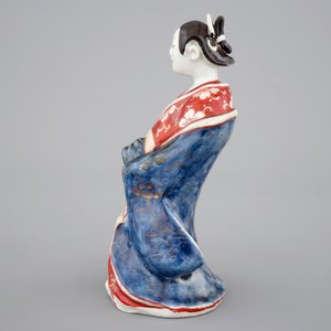 Une figure d'une bijin en porcelaine de Japon, 18ème — photo 2