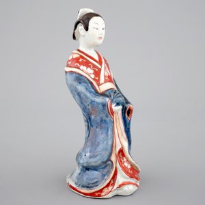 Une figure d'une bijin en porcelaine de Japon, 18ème — photo 5