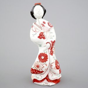 Une figure d'une bijin en porcelaine de Japon, 18ème — photo 1