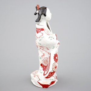Une figure d'une bijin en porcelaine de Japon, 18ème — photo 4