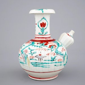 A Japanese porcelain polychrome Kendi, Kutani, 17th C. — photo 4