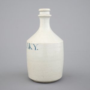A Japanese porcelain sake bottle inscribed Japansch Zaky, 17/18th C. — photo 4