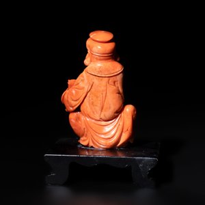 A Japanese red coral sculpture of a fisherman on wooden stand, 19/20th C. — photo 3