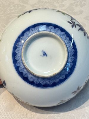 A Japanese Satsuma bowl, a pair of vases, a polychrome figure, and a marked Koransha bowl, 19/20th C. — 照片 15
