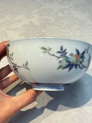 A Japanese Satsuma bowl, a pair of vases, a polychrome figure, and a marked Koransha bowl, 19/20th C. — 照片 4