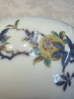 A Japanese Satsuma bowl, a pair of vases, a polychrome figure, and a marked Koransha bowl, 19/20th C. — 照片 8