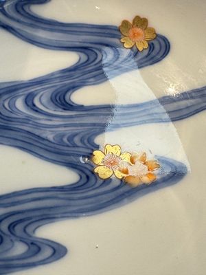 A Japanese Satsuma bowl, a pair of vases, a polychrome figure, and a marked Koransha bowl, 19/20th C. — 照片 10