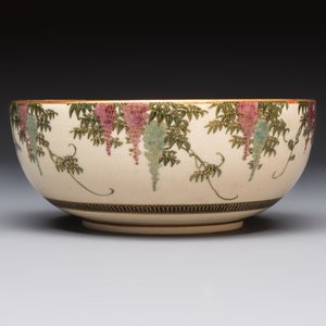 A Japanese Satsuma bowl, a pair of vases, a polychrome figure, and a marked Koransha bowl, 19/20th C. — 照片 15