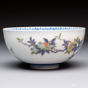 A Japanese Satsuma bowl, a pair of vases, a polychrome figure, and a marked Koransha bowl, 19/20th C. — 照片 23