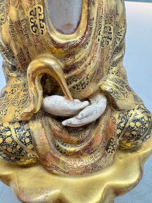 A Japanese Satsuma figure of Buddha seated on a lotus base, Hododa 保土田 mark, Meiji, 19/20th C. — 照片 7