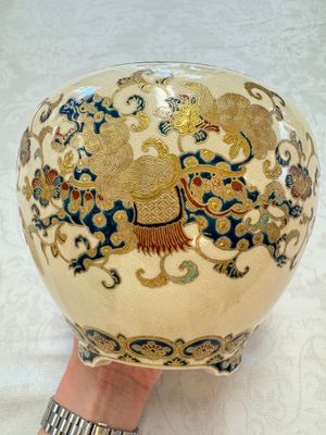 A Japanese Satsuma 'Shishi' koro, Kagayama 加賀山 mark, Meiji, 19th C. — photo 3
