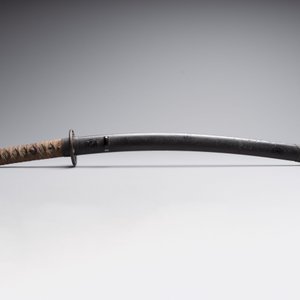 A Japanese wakizashi, signed Izumi no Kami Kanesada, with koshirae, Edo, 18/19th C. — 照片 5