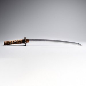 A Japanese wakizashi, signed Izumi no Kami Kanesada, with koshirae — photo 7
