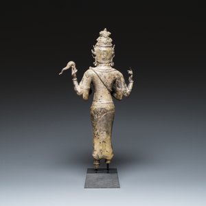 A Javanese bronze Majapahit sculpture of the god Shiva, Indonesia, probably 14th C. — photo 4