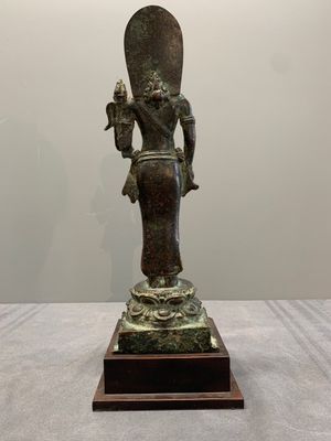 A Javanese bronze Majapahit sculpture of the goddess Dewi Tara, Indonesia, probably 14th C. — photo 3