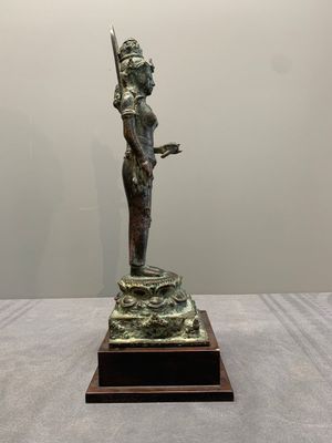 A Javanese bronze Majapahit sculpture of the goddess Dewi Tara, Indonesia, probably 14th C. — photo 4