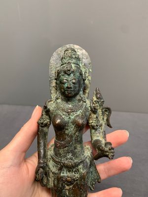 A Javanese bronze Majapahit sculpture of the goddess Dewi Tara, Indonesia, probably 14th C. — photo 5