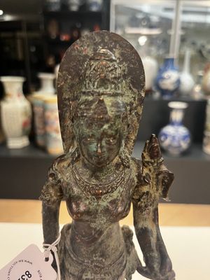 A Javanese bronze Majapahit sculpture of the goddess Dewi Tara, Indonesia, probably 14th C. — 照片 11