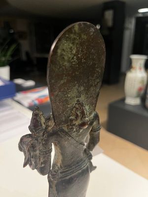 A Javanese bronze Majapahit sculpture of the goddess Dewi Tara, Indonesia, probably 14th C. — 照片 12