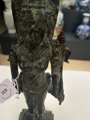 A Javanese bronze Majapahit sculpture of the goddess Dewi Tara, Indonesia, probably 14th C. — 照片 8