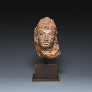 A Javanese carved andesite stone head of Shiva, Indonesia, probably 8/9th C. — photo 2