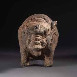 A Javanese terracotta boar-shaped money bank, probably Majapahit Kingdom, 15th C. — photo 4