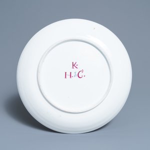 A Kakiemon-style dish from the royal 'red dragon' service, Meissen porcelain, K.H.C. mark, 18th C. — photo 2