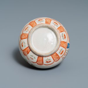 A Kakiemon-style Dutch-decorated bottle vase, Japan, Edo, 17/18th C. — 照片 7