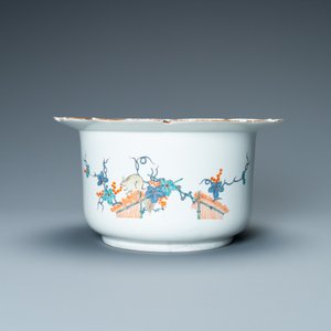 A Kakiemon-style soft paste porcelain cooler, Chantilly, France, 18th C. — 照片 2