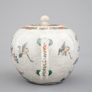 Een famille verte en craquelé glazuur theepot, Kangxi, ca. 1700 — foto 3