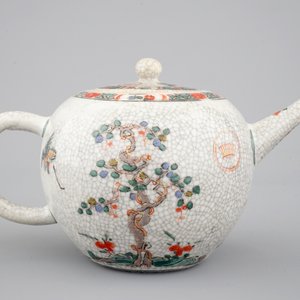 Een famille verte en craquelé glazuur theepot, Kangxi, ca. 1700 — foto 4