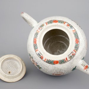 Een famille verte en craquelé glazuur theepot, Kangxi, ca. 1700 — foto 6