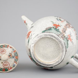 Een famille verte en craquelé glazuur theepot, Kangxi, ca. 1700 — foto 7