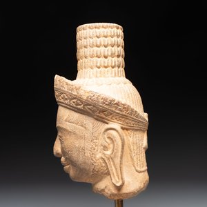 A Khmer Angkor Wat-style sandstone head of Shiva, probably 12th C. — photo 3