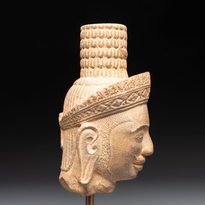 A Khmer Angkor Wat-style sandstone head of Shiva, probably 12th C. — photo 5