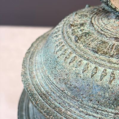 A Khmer bronze elephant bell, Angkor Wat period, Cambodia, 12/13th C. — foto 8