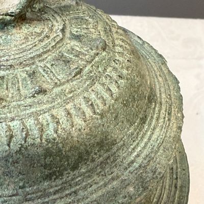 A Khmer bronze elephant bell, Angkor Wat period, Cambodia, 12/13th C. — foto 9