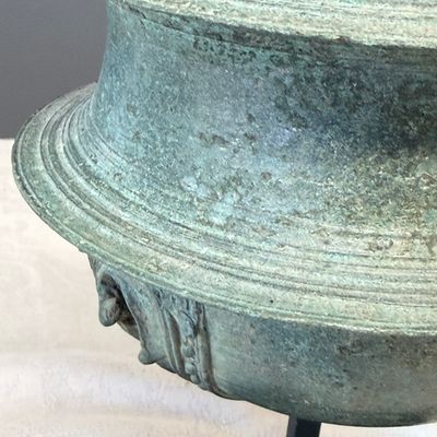 A Khmer bronze elephant bell, Angkor Wat period, Cambodia, 12/13th C. — foto 10