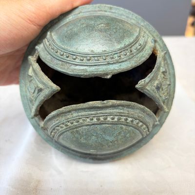 A Khmer bronze elephant bell, Angkor Wat period, Cambodia, 12/13th C. — foto 11