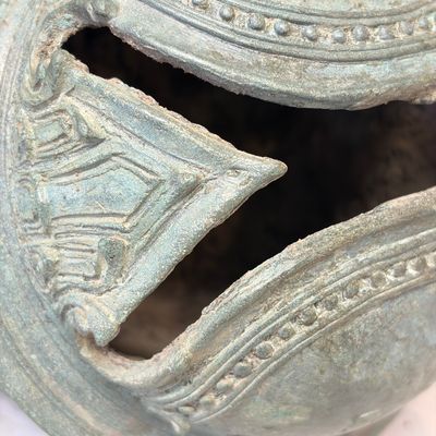 A Khmer bronze elephant bell, Angkor Wat period, Cambodia, 12/13th C. — foto 12