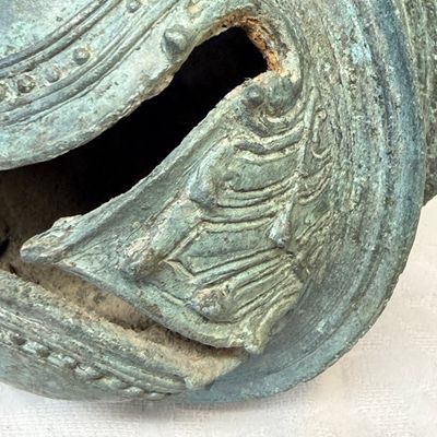 A Khmer bronze elephant bell, Angkor Wat period, Cambodia, 12/13th C. — foto 15