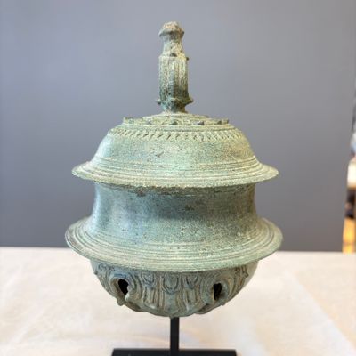 A Khmer bronze elephant bell, Angkor Wat period, Cambodia, 12/13th C. — foto 4