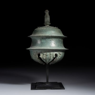 A fine Khmer bronze elephant bell, Cambodia, Angkor Wat period, 12/13th C.