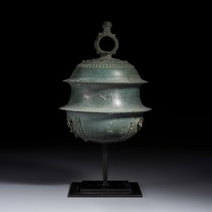 A Khmer bronze elephant bell, Angkor Wat period, Cambodia, 12/13th C. — foto 4