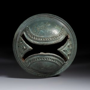 A Khmer bronze elephant bell, Angkor Wat period, Cambodia, 12/13th C. — foto 6